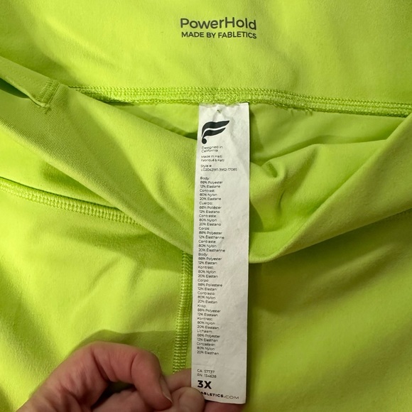 Fabletics Plus Size On-The-Go PowerHold® High-Waisted Legging in Sprout Size 3X - Picture 5 of 6